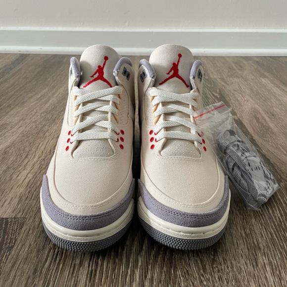 Air Jordan 3 retro SE
Sz 8 - Picture 4 of 4